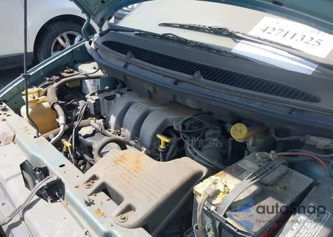 1998 Dodge Grand Caravan z USA, uszkodzony, nr VIN 2B4GP24RXWR629811